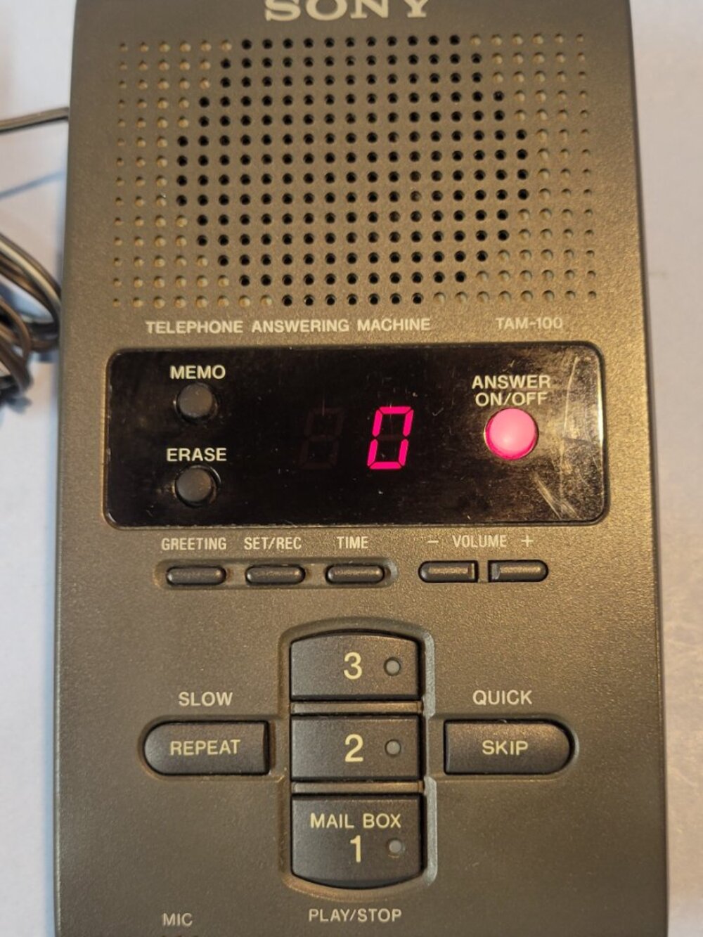 Sony TAM-100 Digital Telephone Answering Machine - Picture 2 of 7